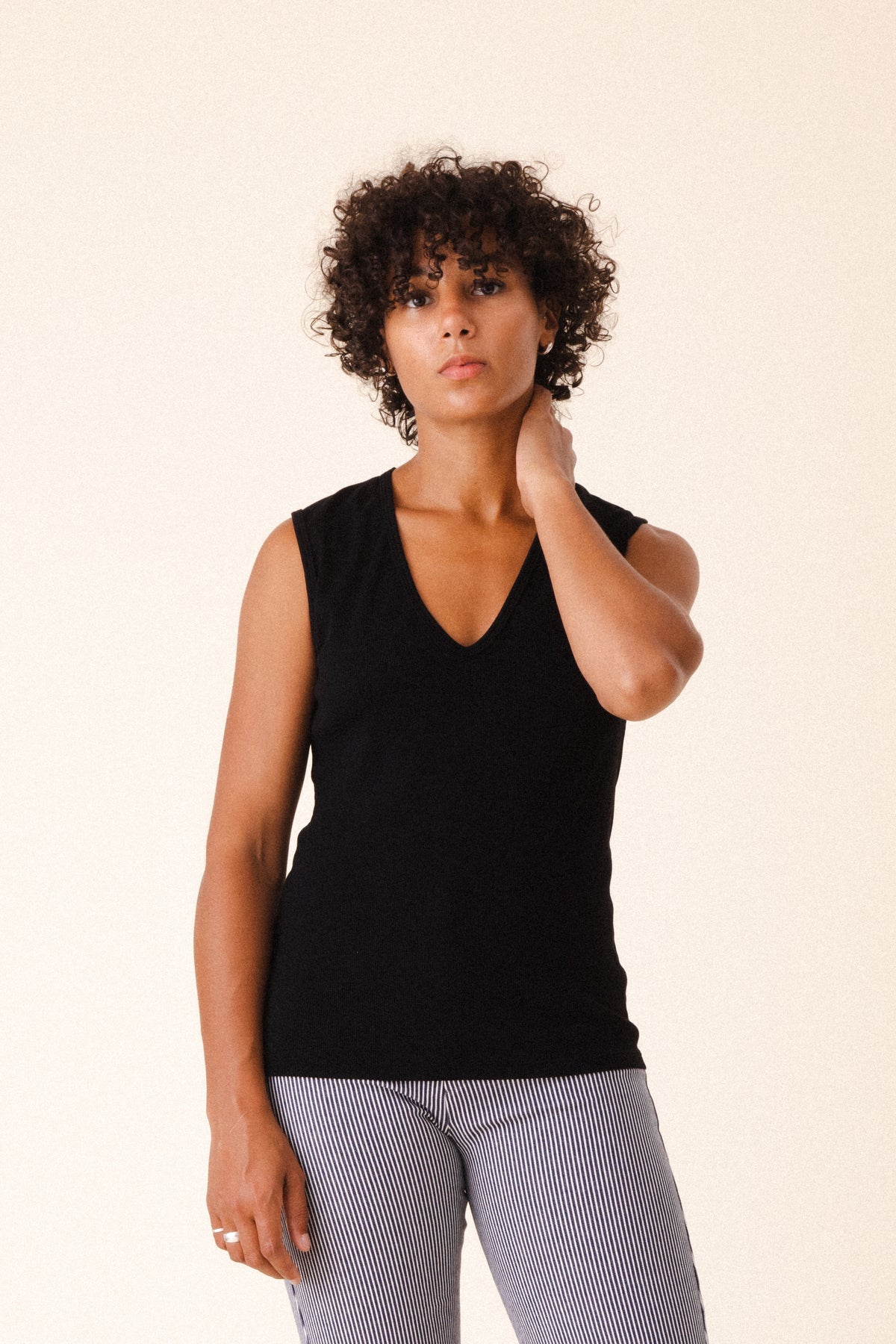 Prairie Underground Sleeveless Soft V Black
