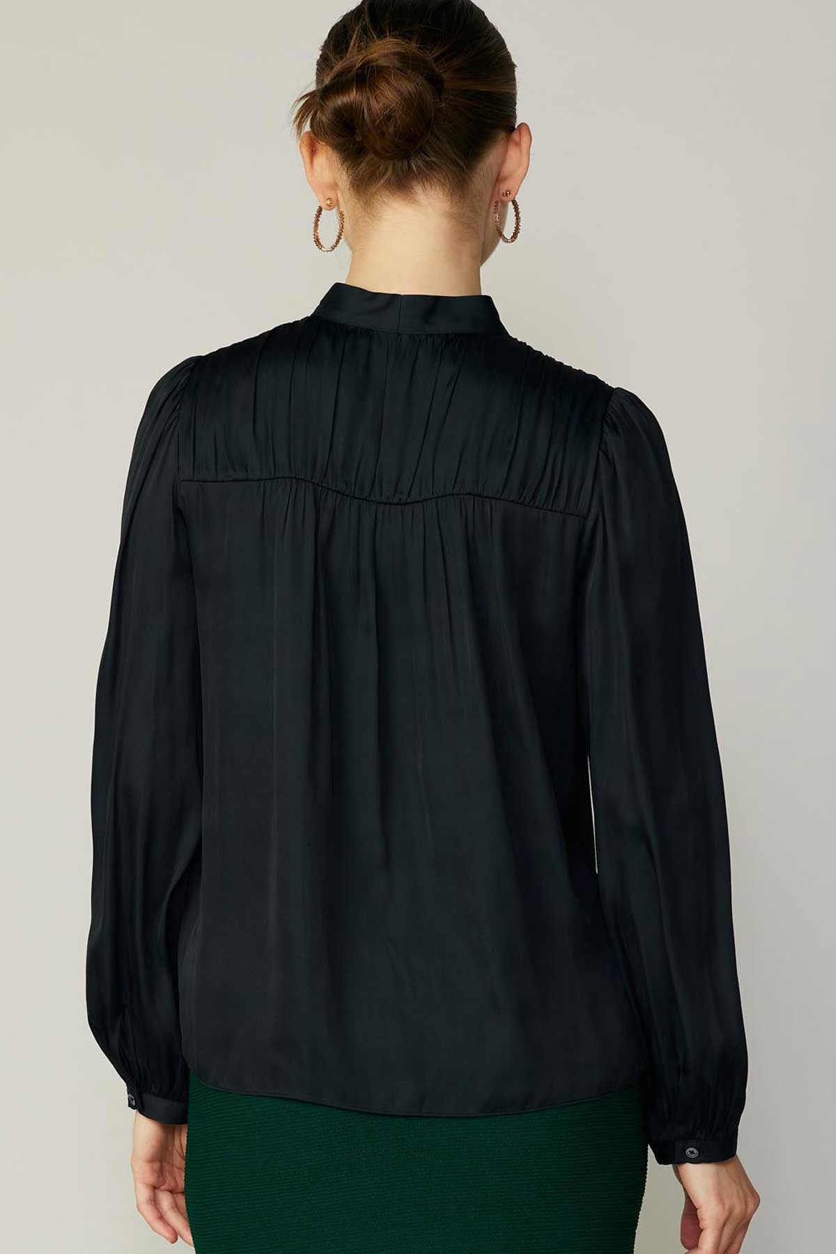 NYLAND Tobi V-Neck Pleated Blouse with Self Tie