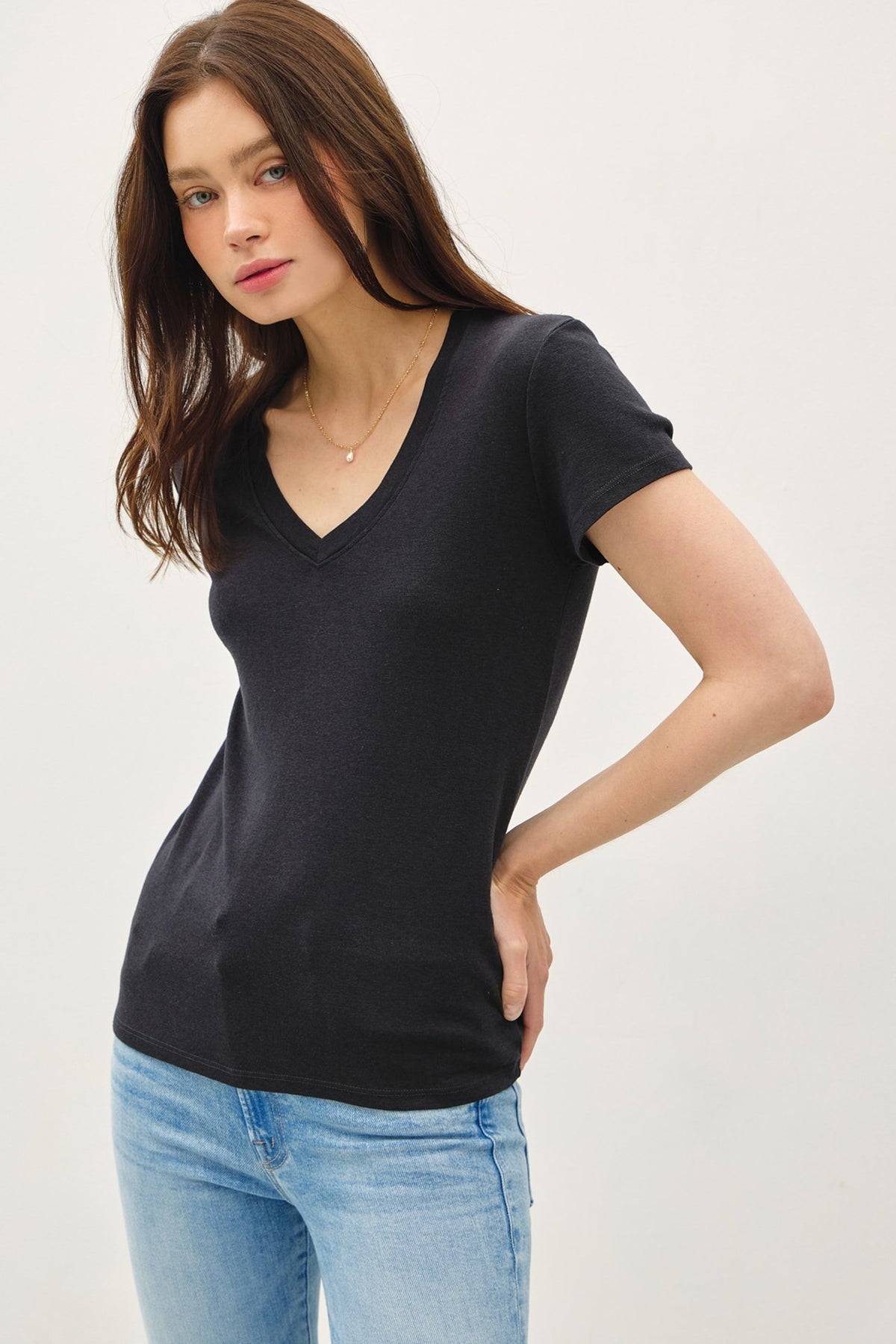NYLAND Niala Classic V-Neck SS Slim Tee Dark Charcoal