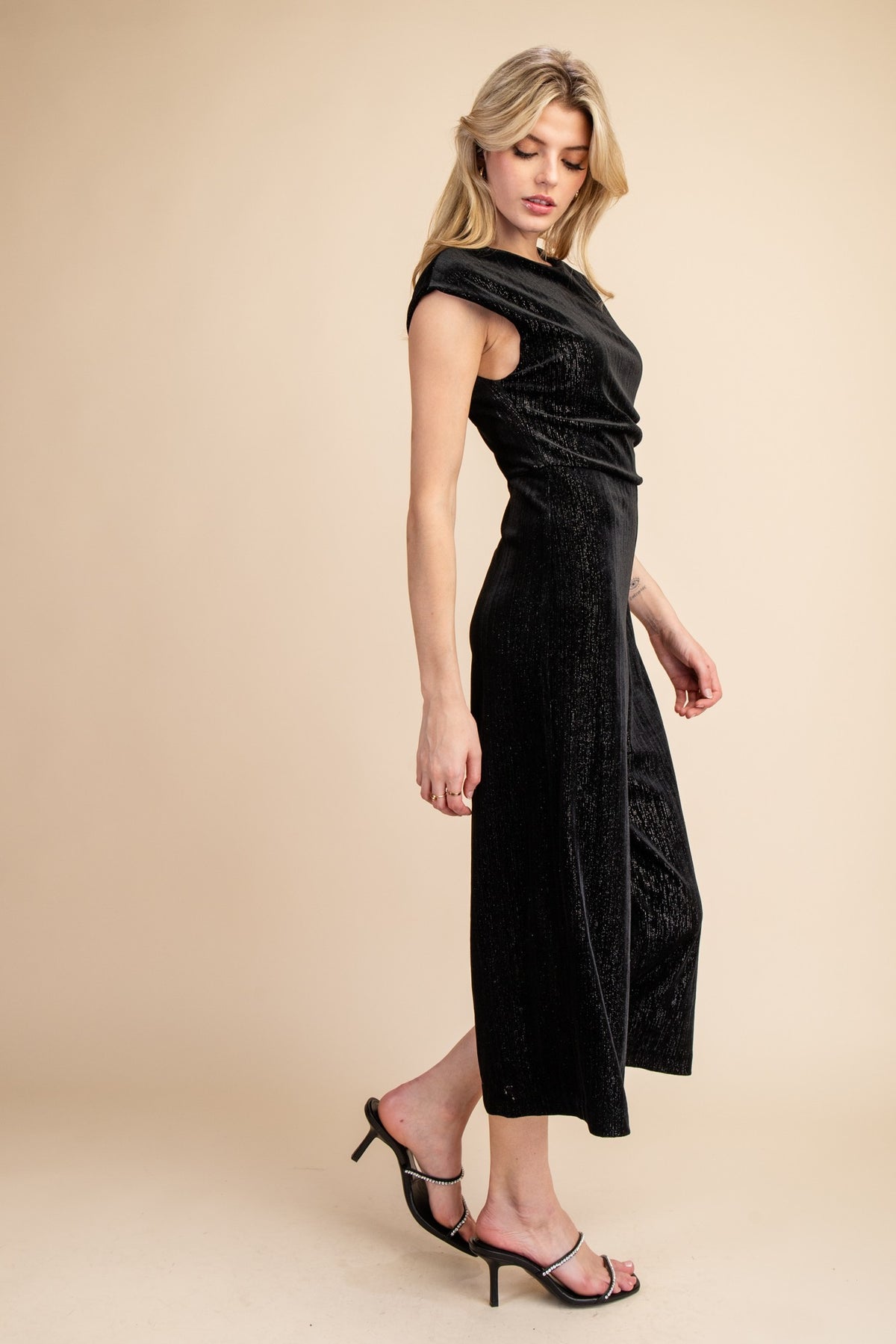 NYLAND Claudine Round Neck Waist Pleats Velvet Jumpsuit