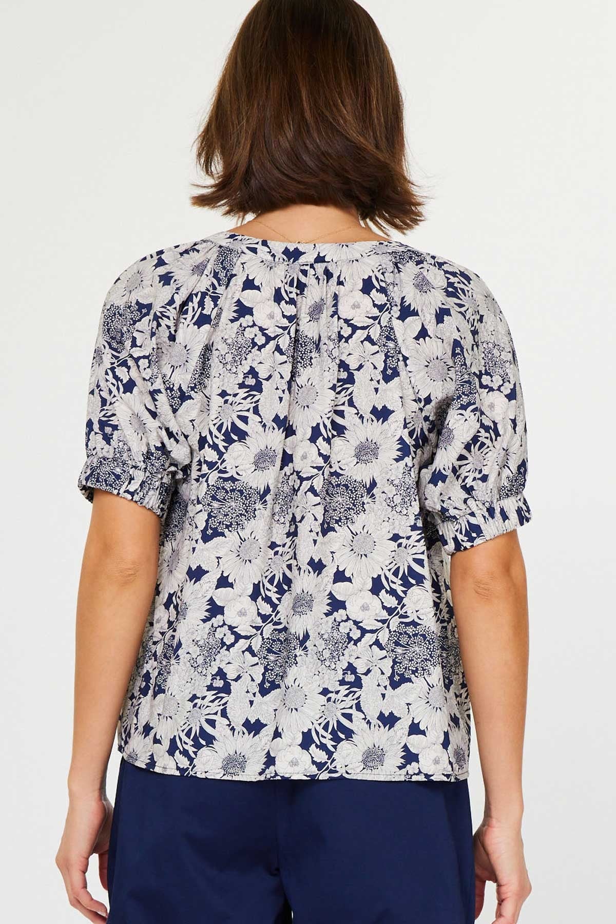 Gild Lian Floral Printed Half-sleeve Blouse