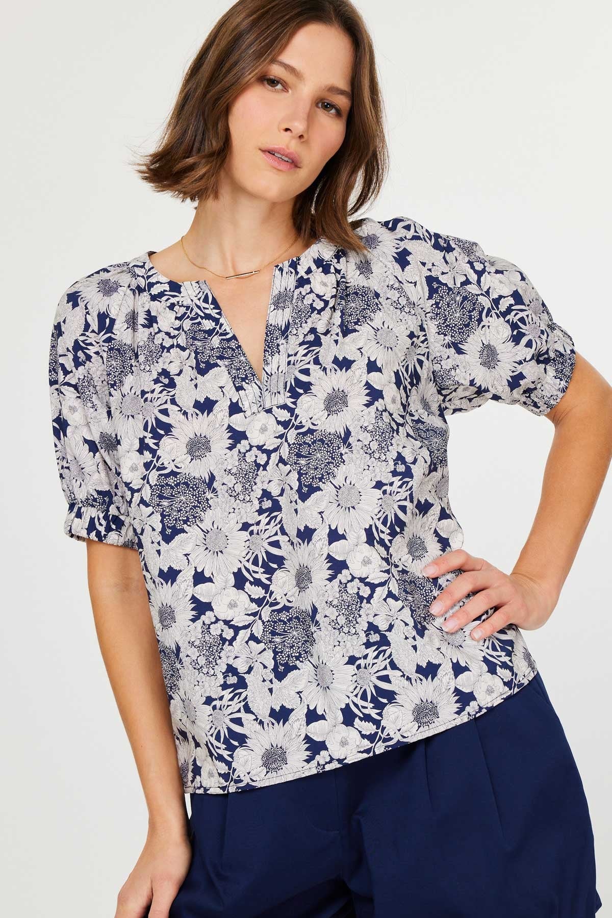 Gild Lian Floral Printed Half-sleeve Blouse
