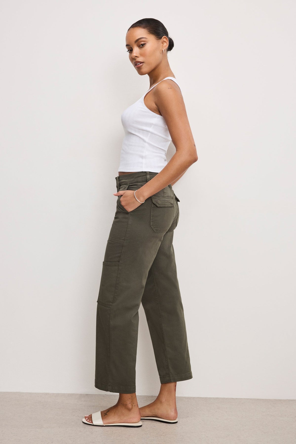 Good American Cargo Cropped Twill Pants