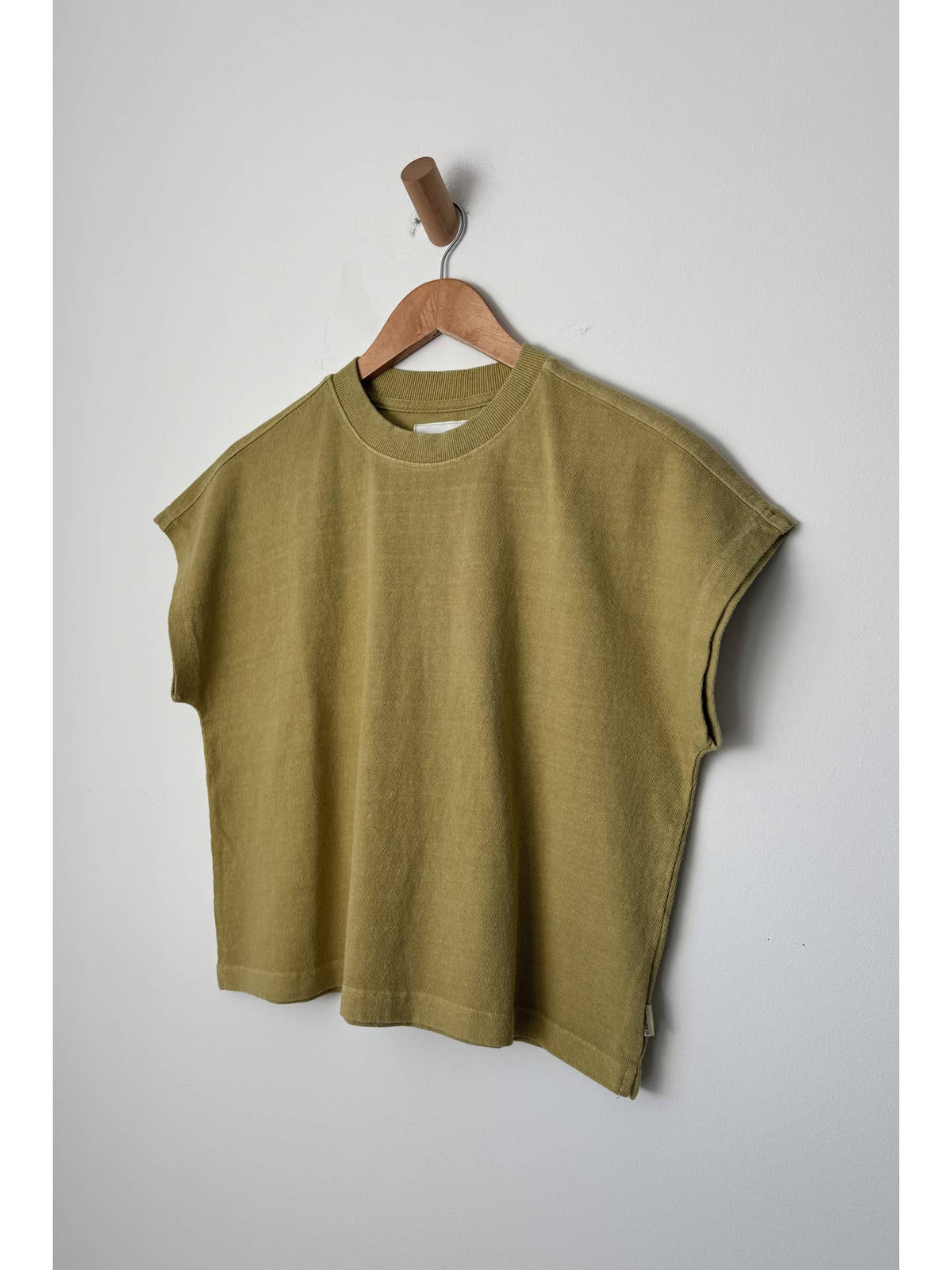 Le Bon Shoppe Jeanne Tee in Ochre