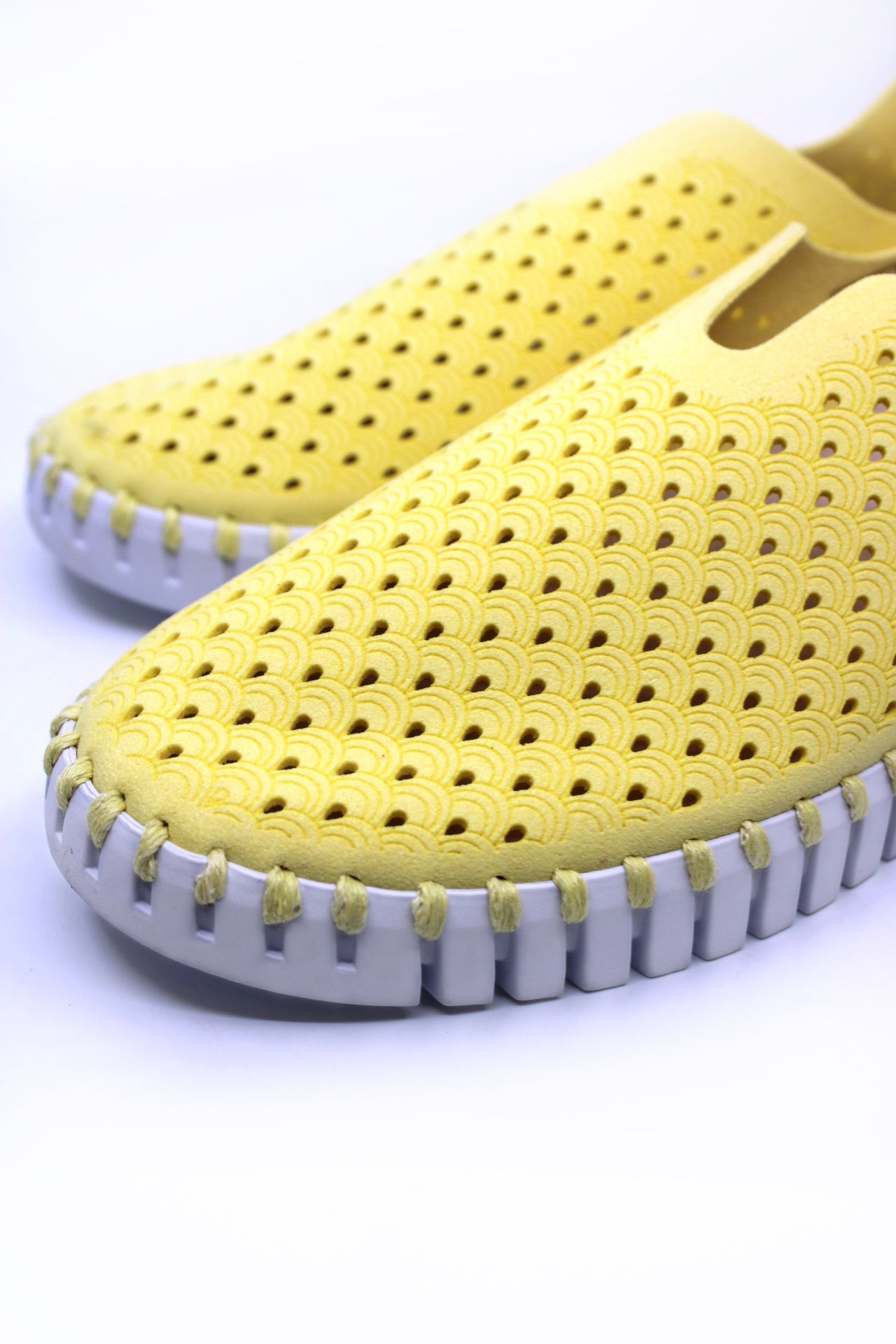 Ilse Jacobsen Tulip 139 – Travel-Friendly Slip-On White Sole