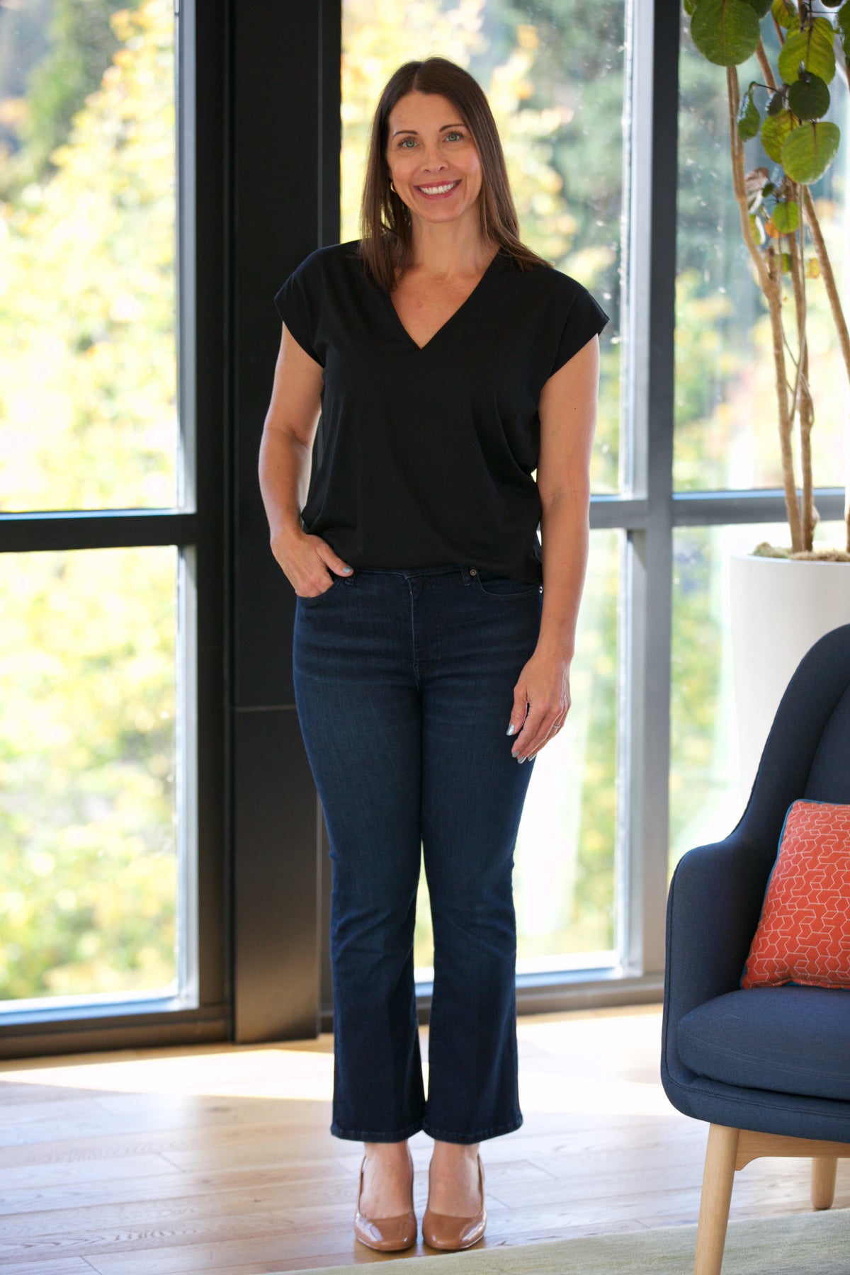 FRAME Le Mid Rise V in Noir