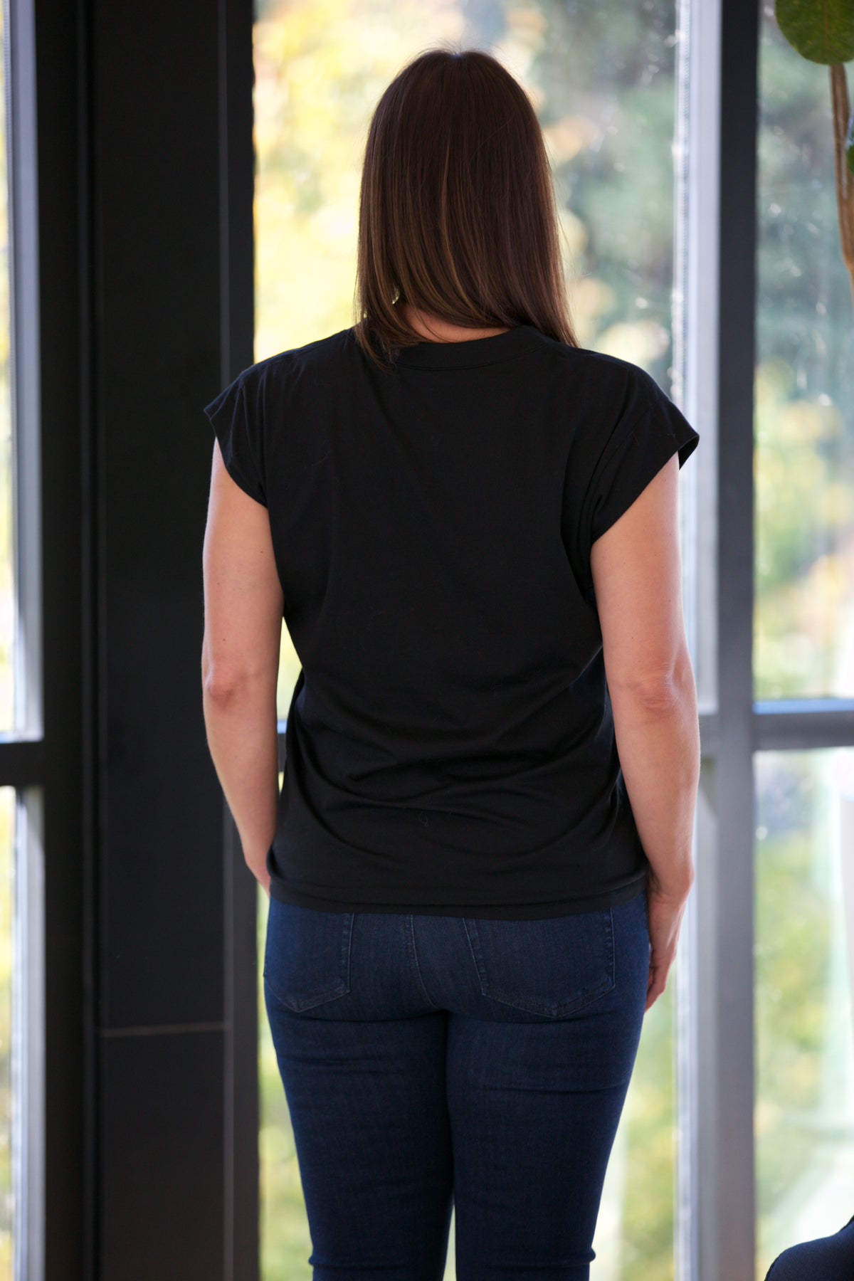 FRAME Le Mid Rise V in Noir