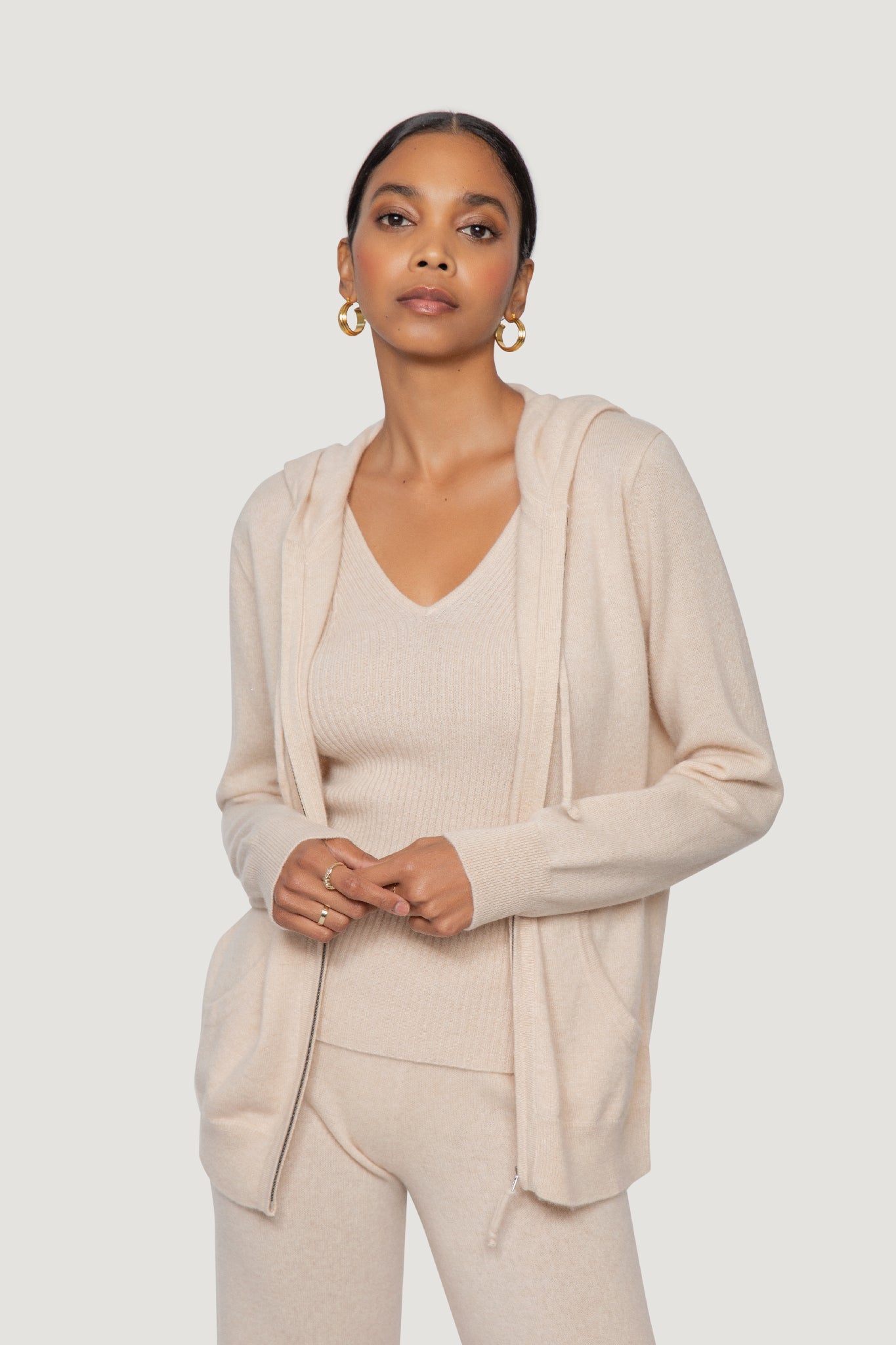 Quinn Cashmere Zip Hoodie in Black