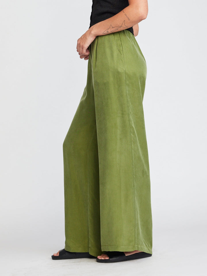 Self Contrast Caroline Pants in Kelp