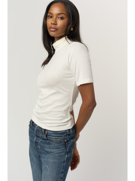 PROJECT SOCIAL T Jesllyn Turtleneck Rib Tee White