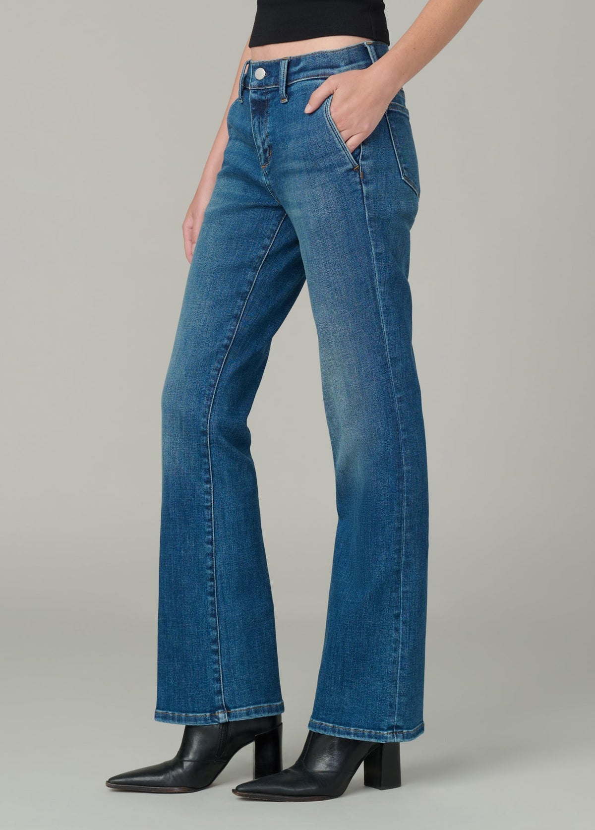 JOE&#39;S JEANS The Provocateur Petite Bootcut in Crave