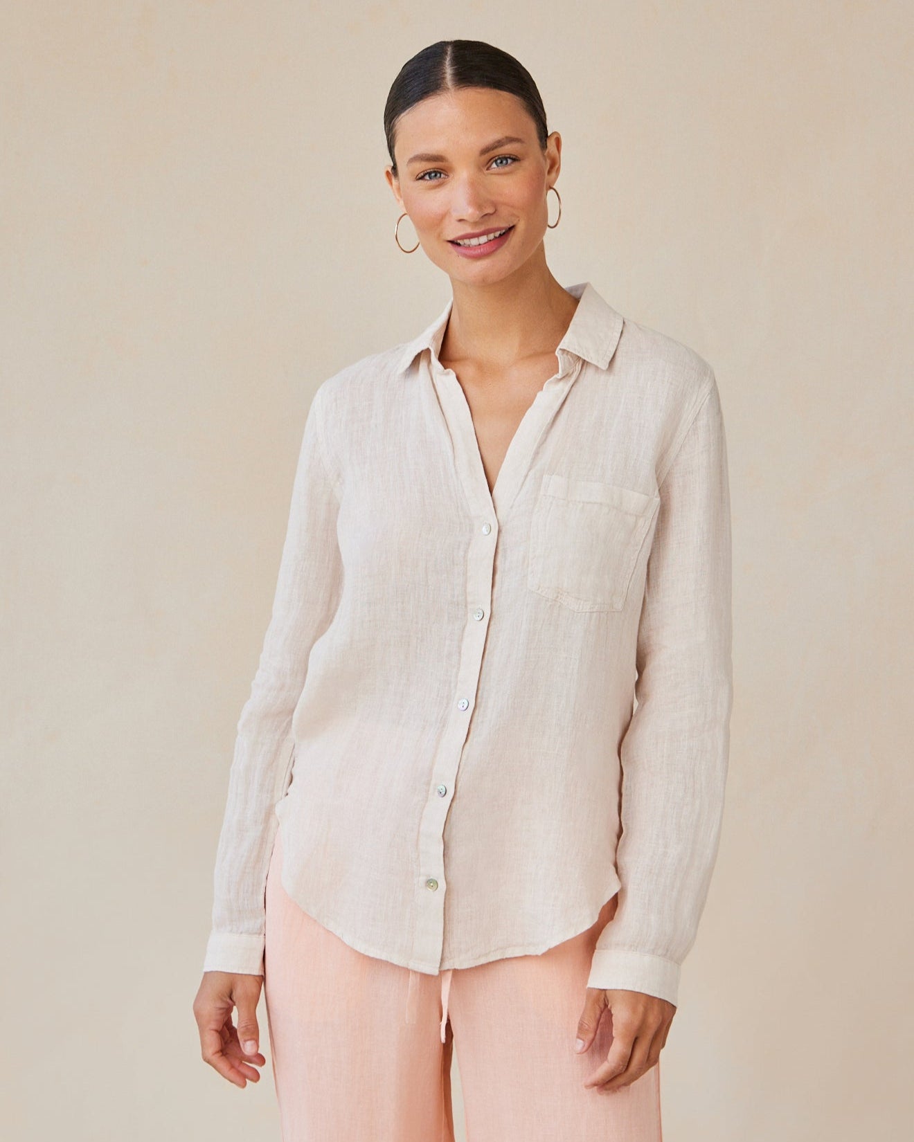 Bella Dahl Linen Pocket Button Down in Linen Sand