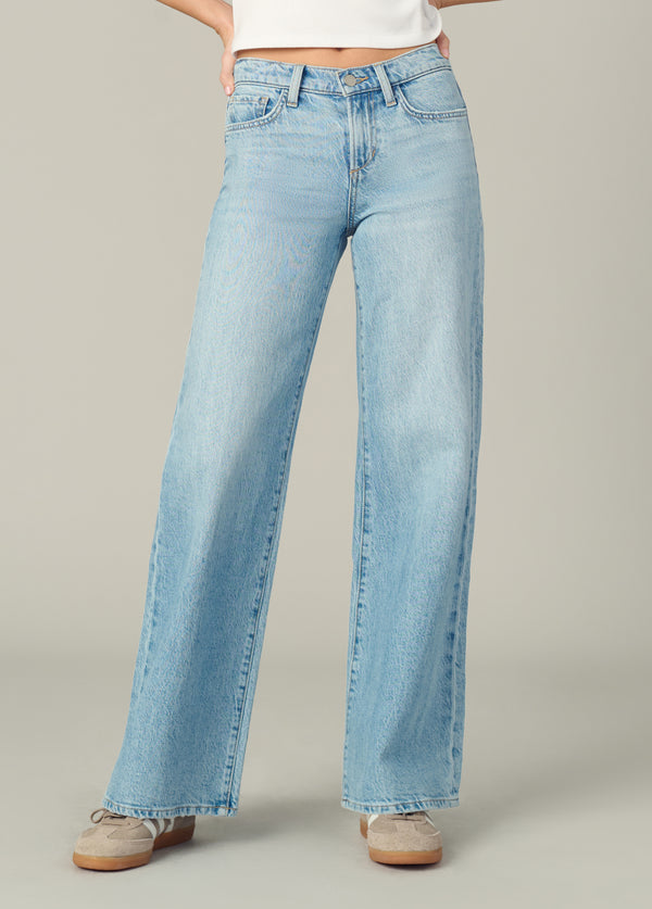 JOE&#39;S JEANS The Lou Lou Petite Low Rise Wide Leg