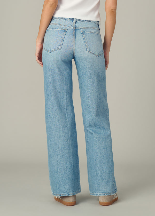 JOE&#39;S JEANS The Lou Lou Petite Low Rise Wide Leg