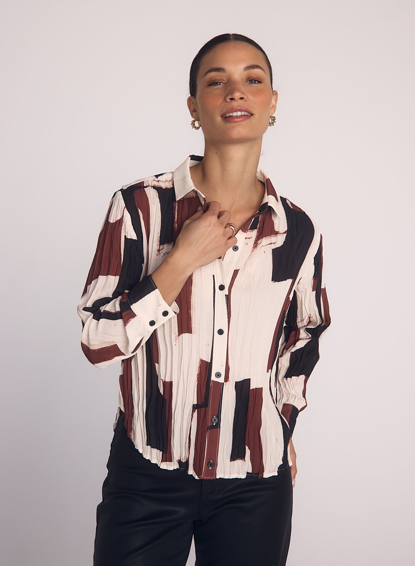 Bella Dahl Pleated Button Down in Modern Art Print