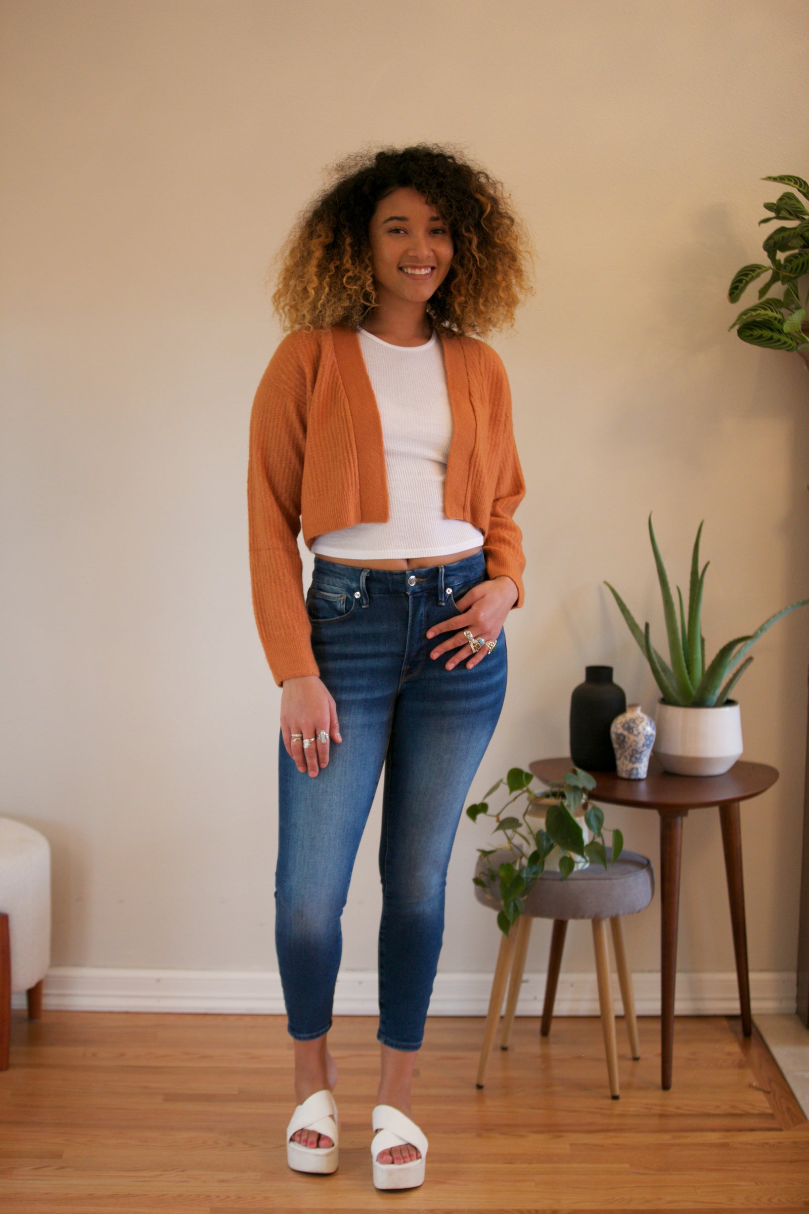 Good American Good Legs Crop Shadow Pockets in Indigo 008