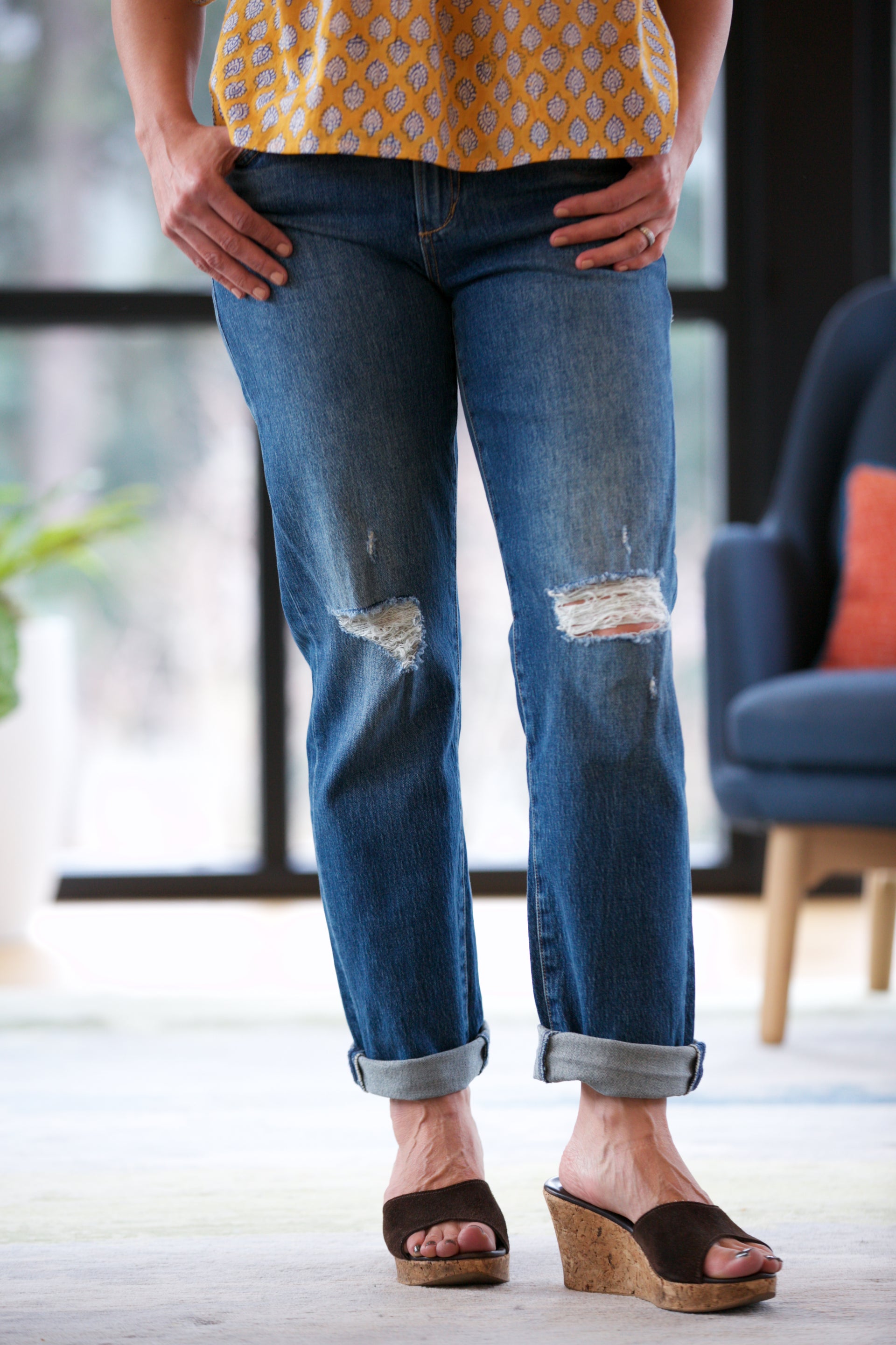 JOE'S JEANS The Niki Cuffed w/ Back Arc in Burden Desctruct