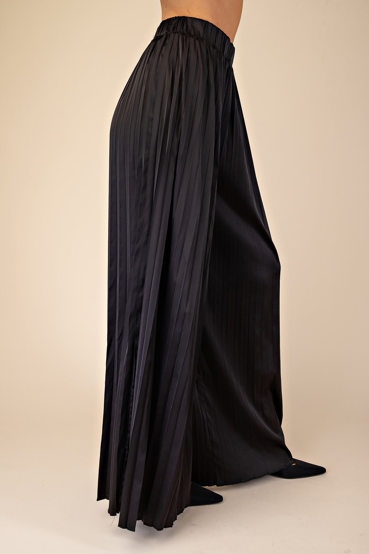 NYLAND Reese Pleats Pants w/ Elastic Waist