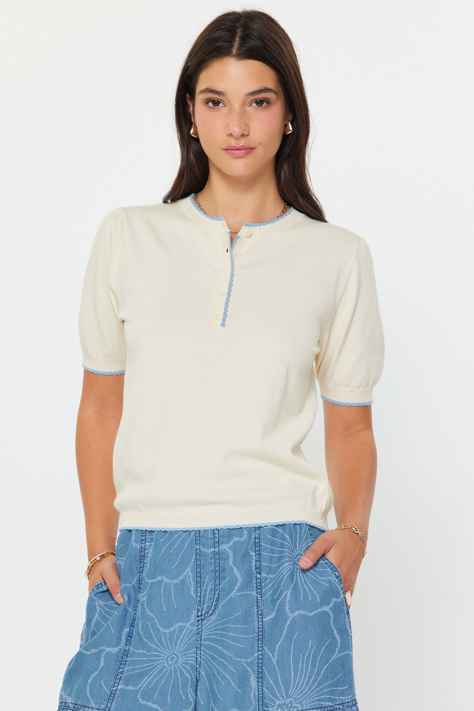 NYLAND Brennan Contrast Edge Detail Buttoned Tee Ivory